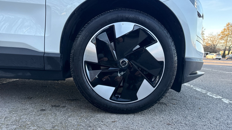 Volvo EX30 200kW SM Extended Range Plus 69kWh 5dr Auto Electric Estate